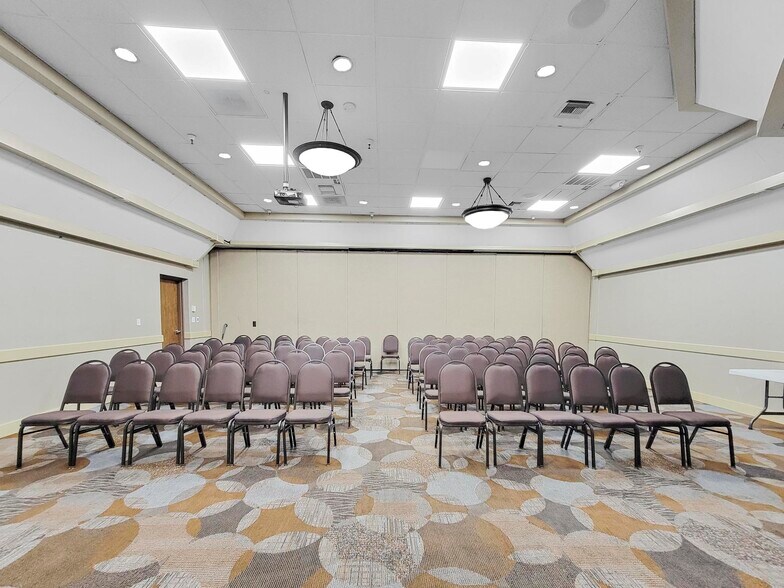 More Photos Of 850 S Bluff St, St George Hotel For Sale