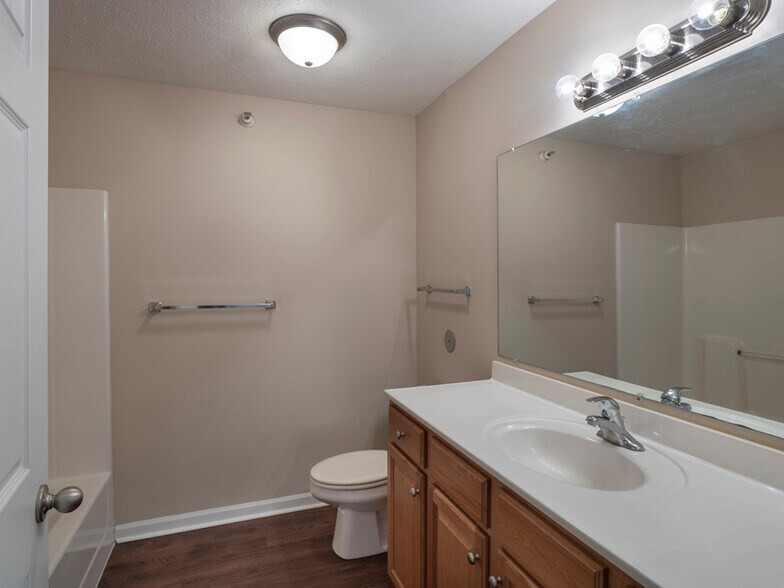 More Photos Of 904-908 Kasper St, Bellevue Multifamily For Sale
