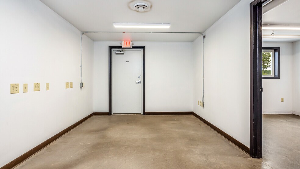 More Photos Of 1025 Pyle Dr, Kingsford Industrial For Sale