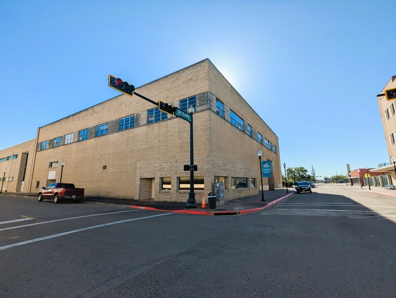 More Photos Of 715 Orleans St, Beaumont Office For Sale