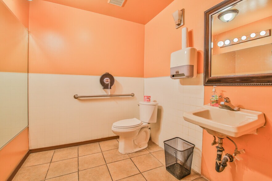 More Photos Of 5221 E Beverly Blvd, East Los Angeles Storefront Retail Residential For Sale