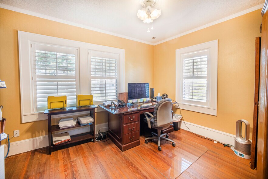 More Photos Of 555 5th Ave N, Saint Petersburg Office Residential For Lease