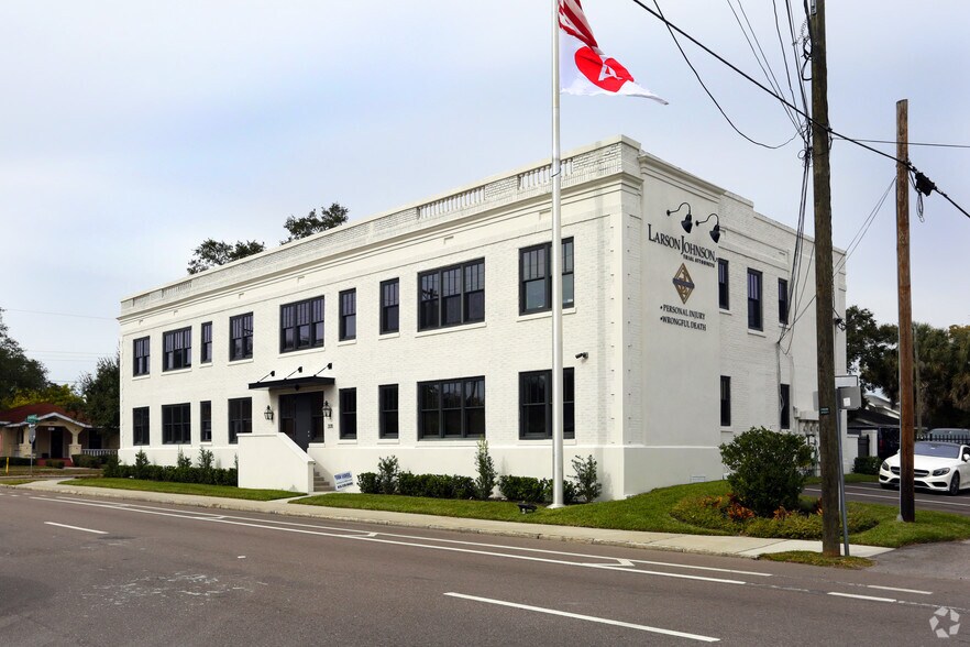 More Photos Of 2011 W Cleveland St, Tampa Loft Creative Space For Sale