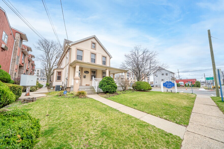 More Photos Of 224 Johnson Ave, Hackensack Office For Lease