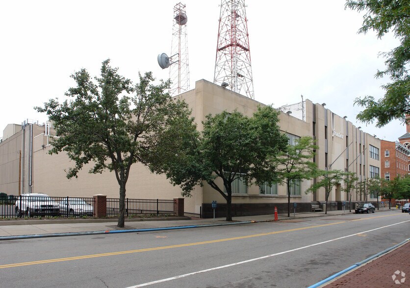 Primary Photo Of 95 N Fitzhugh St, Rochester Office For Lease