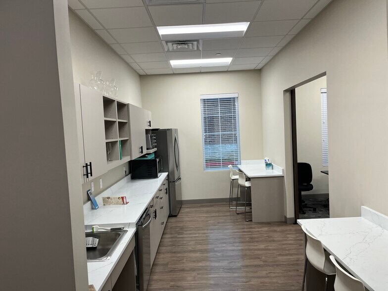 More Photos Of 2751 S Stonebridge Dr, McKinney Medical For Lease