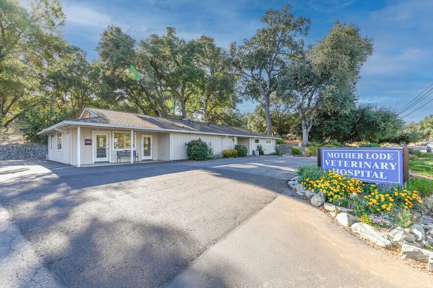 More Photos Of 382 CA-4, Murphys Office For Sale