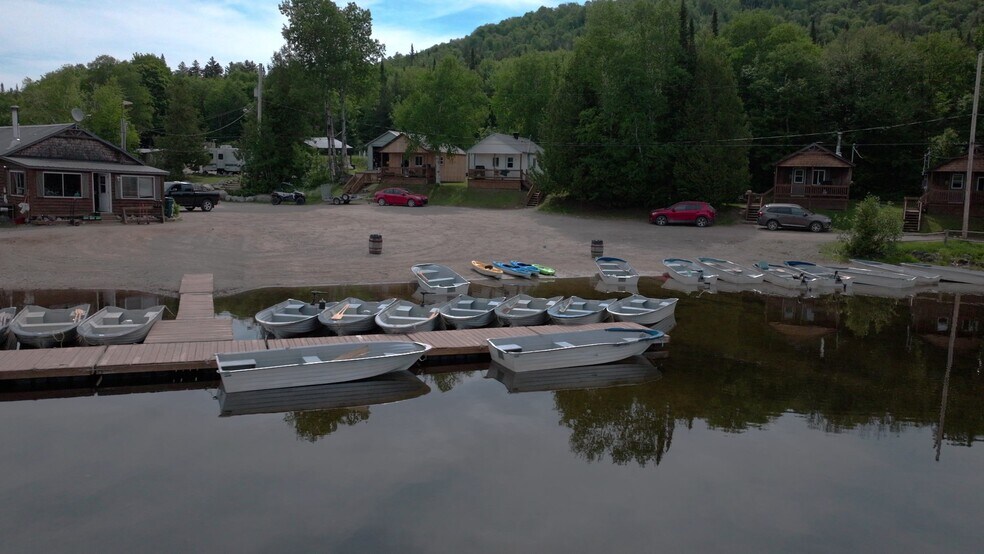 More Photos Of 1020 Ch Du Lac-Croche, Saint-come Sports And Entertainment For Sale