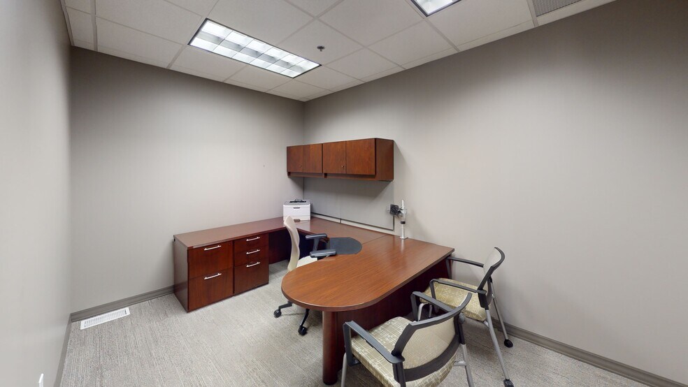 More Photos Of 2720 Centennial Rd, Toledo Office For Sale
