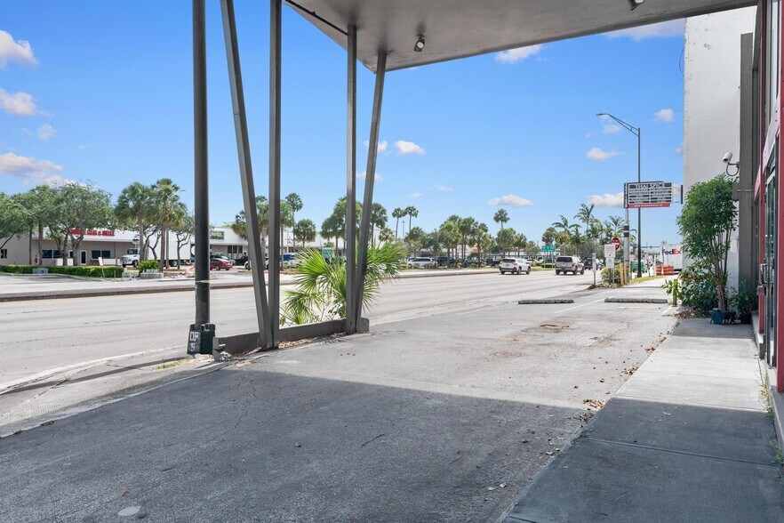 More Photos Of 1500 E Commercial Blvd, Fort Lauderdale Freestanding For Sale