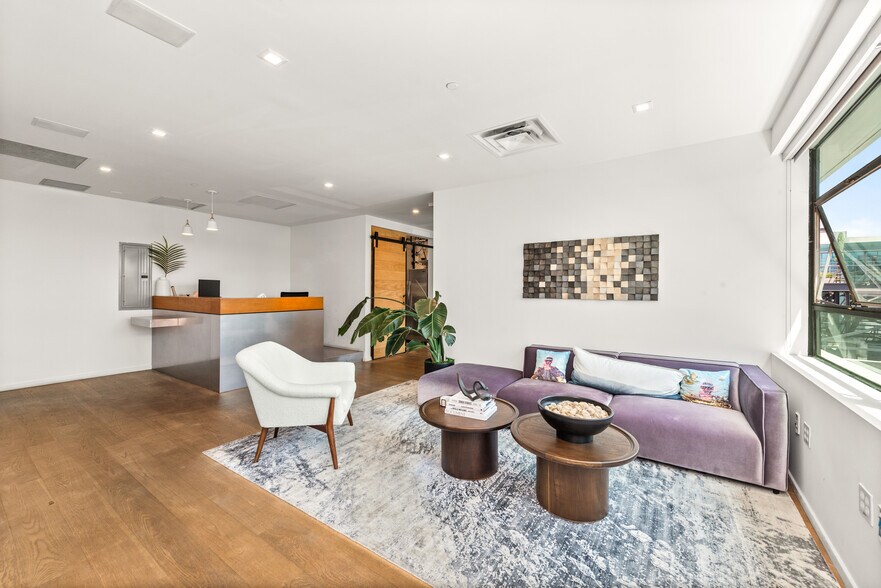 More Photos Of 8820 Wilshire Blvd, Beverly Hills Loft Creative Space For Lease