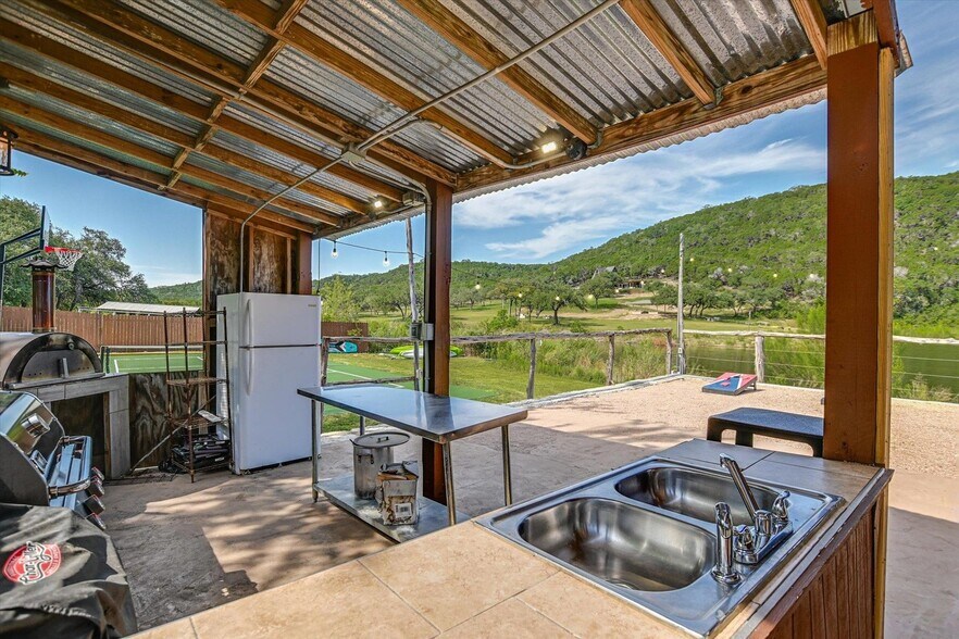 More Photos Of 13401 Bullick Hollow Rd, Austin Specialty For Sale