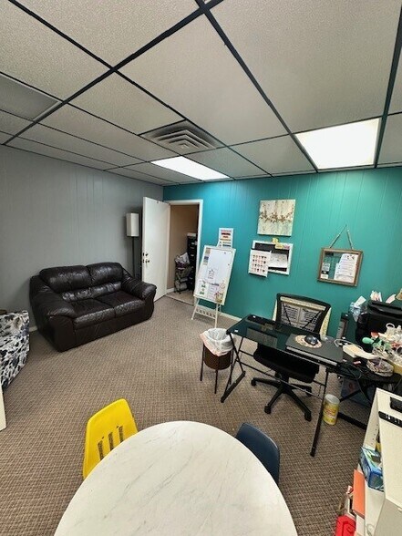 More Photos Of 814 W Okmulgee St, Muskogee Office For Sale