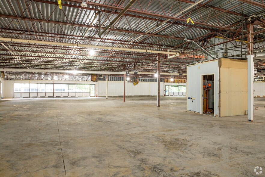 More Photos Of 307 College Rd E, Princeton Research And Development For Lease