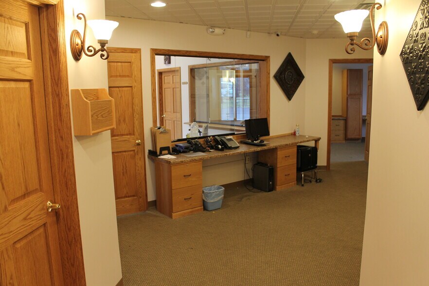 More Photos Of 215 Grove City Rd, Slippery Rock Medical For Sale