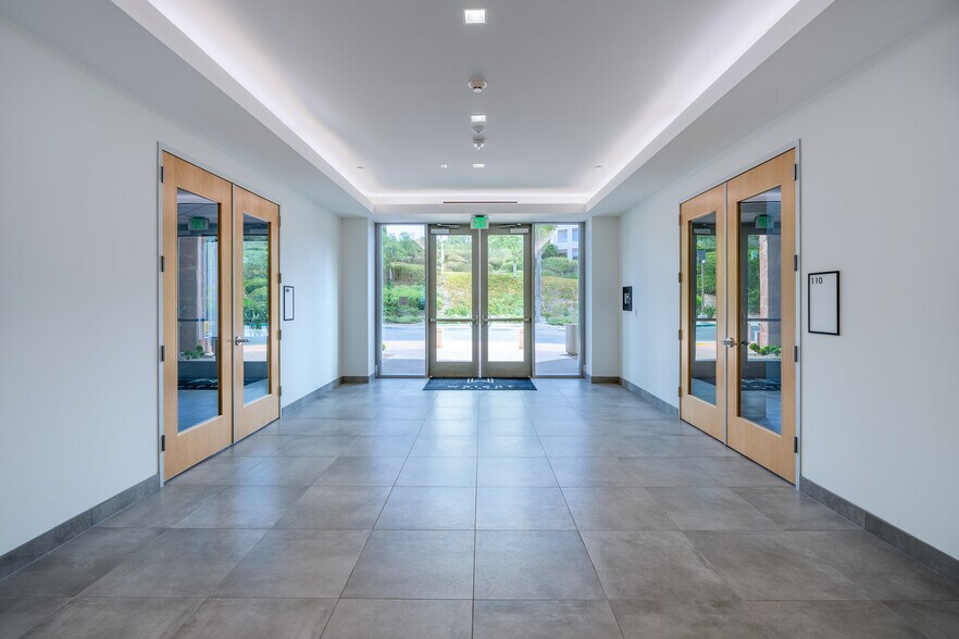 More Photos Of 1917 Palomar Oaks Way, Carlsbad Office For Sale