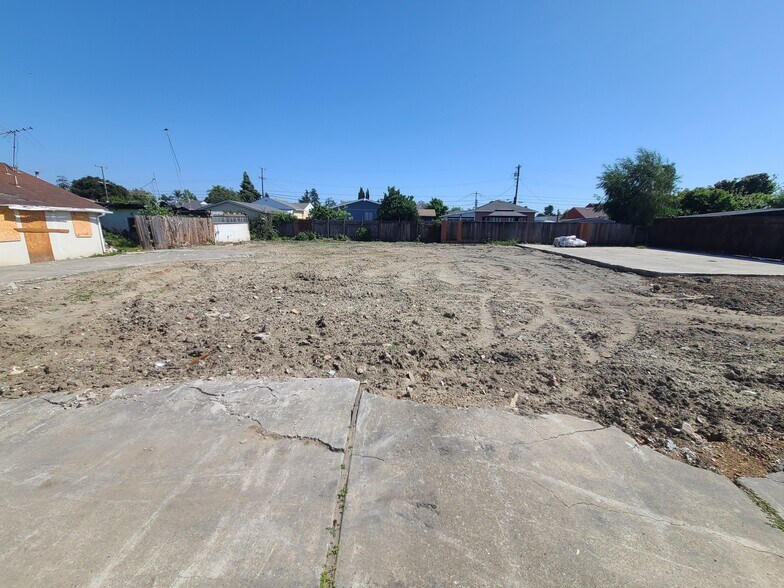 More Photos Of 867 E Lewelling Blvd, Ashland Land For Sale