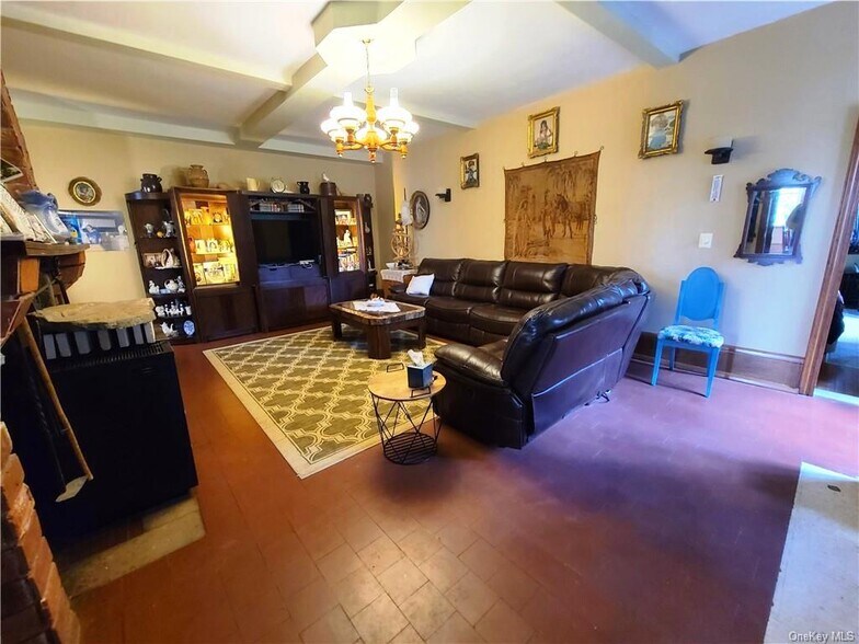 More Photos Of 48 Loomis Village Rd, Liberty Apartments For Sale