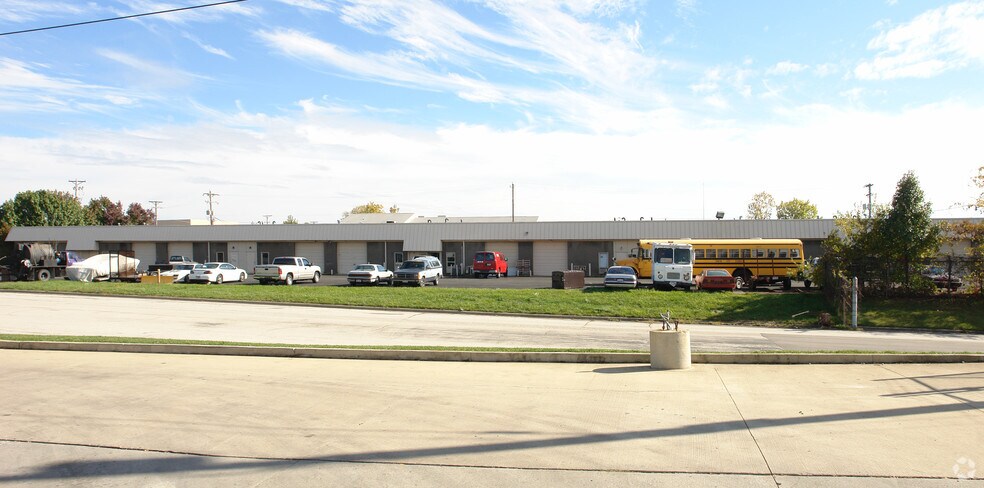 More Photos Of 515-553 Schrock Rd, Columbus Warehouse For Lease