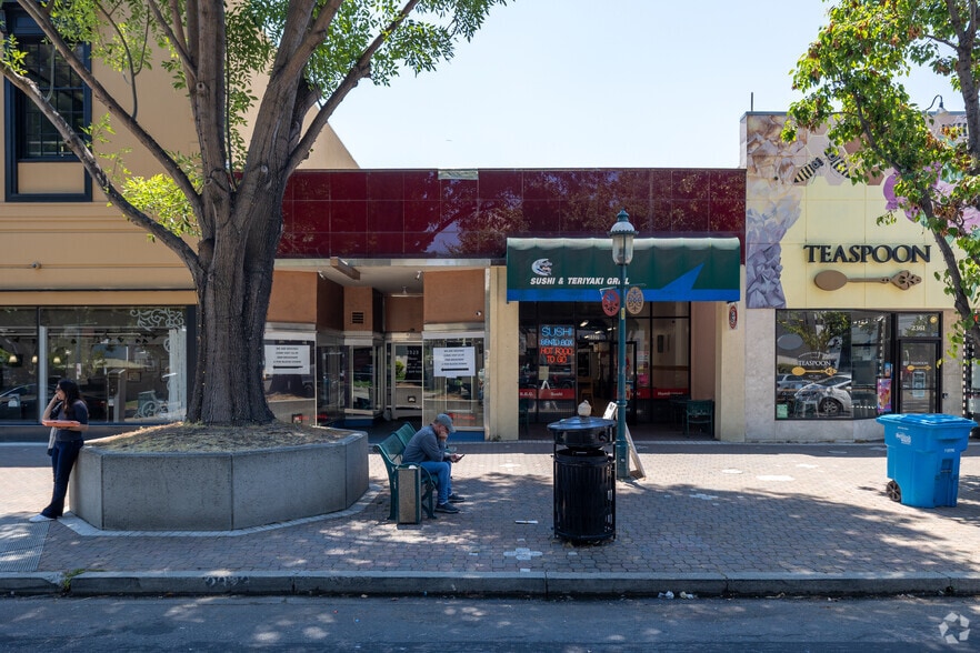 More Photos Of 2323 Broadway St, Redwood City Storefront For Lease
