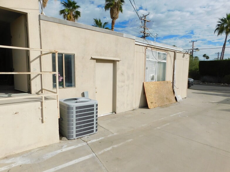 More Photos Of 693 E Sunny Dunes Rd, Palm Springs Freestanding For Sale