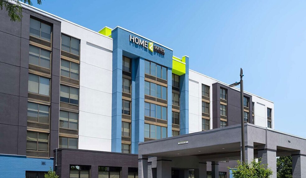 More Photos Of 9104 Keystone Crossing, Indianapolis Hotel For Sale