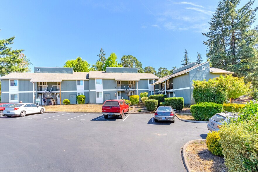 More Photos Of 2048 NE Highway 99W, McMinnville Apartments For Sale