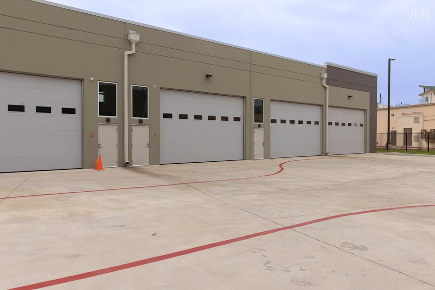 More Photos Of 1435 FM 1463 Rd, Katy Showroom For Sale