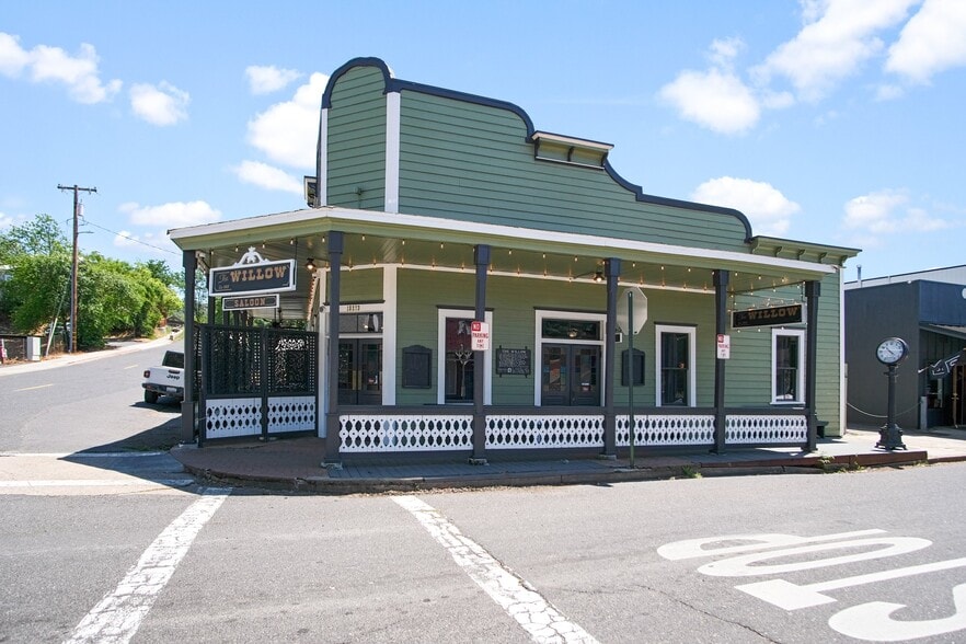 More Photos Of 18723 Main St, Jamestown General Retail For Sale