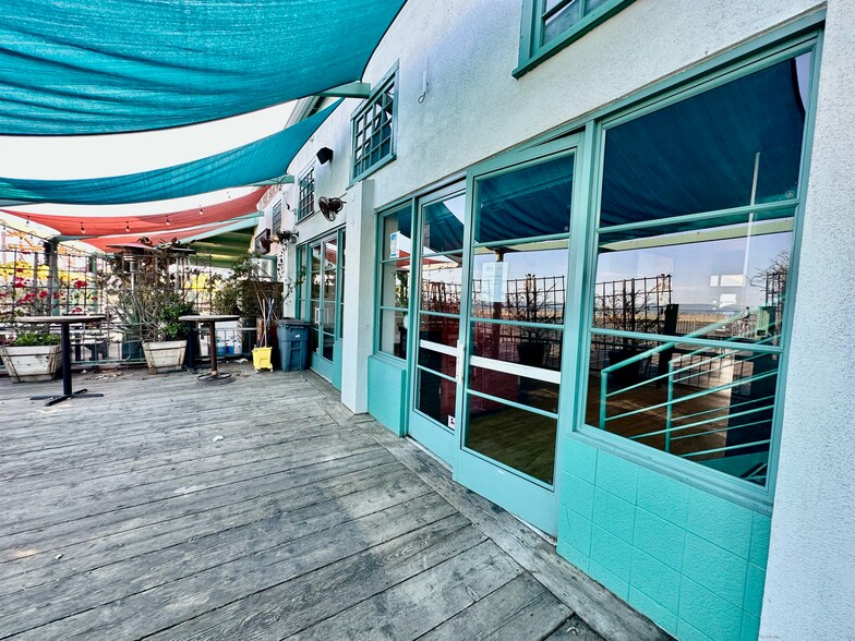 More Photos Of 256 Santa Monica Pier, Santa Monica General Retail For Lease