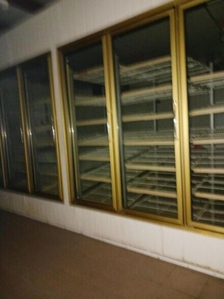 More Photos Of 714 Cleveland St, Danville Warehouse For Sale