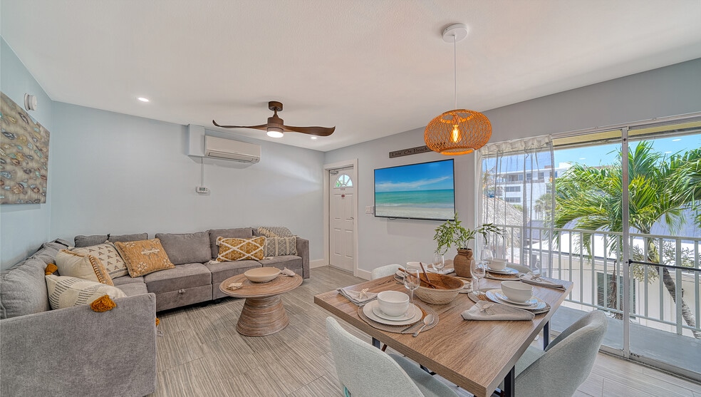 More Photos Of 104 Avenida Veneccia, Siesta Key Multifamily For Sale