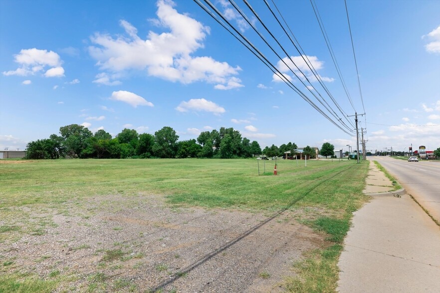 More Photos Of 301 S Yukon Pky, Yukon Land For Sale