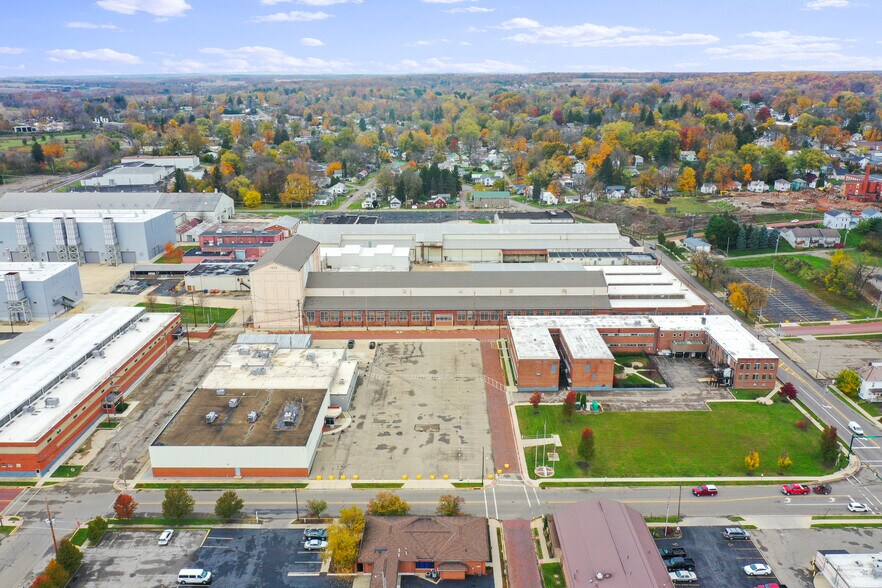 More Photos Of 105 N Sandusky St, Mount Vernon Unknown For Lease