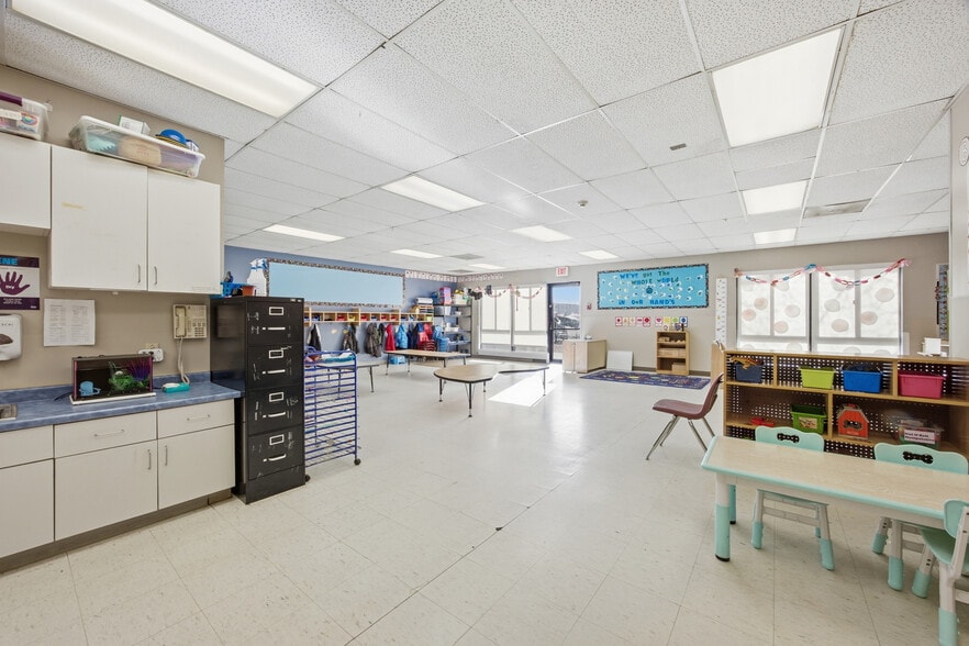 More Photos Of 502 7th St N, Fargo Daycare Center For Lease