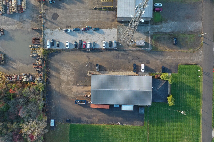 More Photos Of 3822 Victory Ave, Louisville Warehouse For Lease