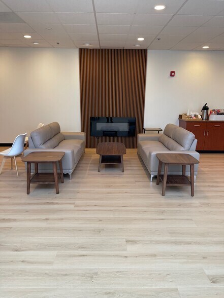More Photos Of 5550 Tech Center Dr, Colorado Springs Office For Lease