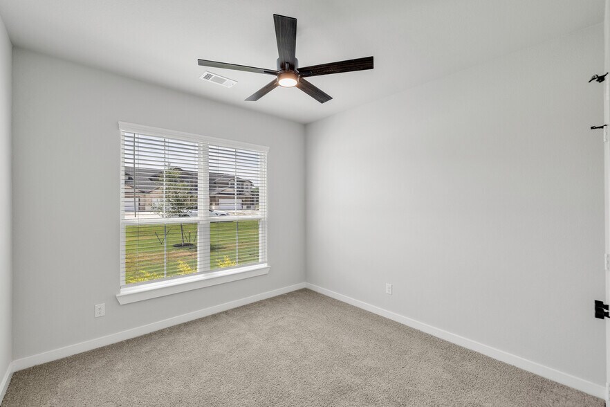 More Photos Of 4059 Clovis St, Midlothian Multifamily For Sale
