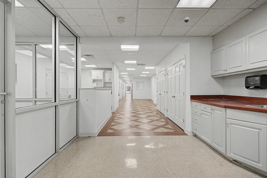 More Photos Of 127 Hay St, Fayetteville Storefront For Sale