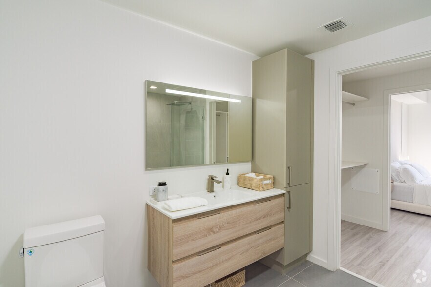 More Photos Of 23 NE 17th Ter, Miami Apartments For Lease