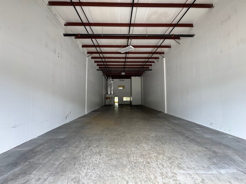 More Photos Of 4333 Silver Star Rd, Orlando Warehouse For Sale