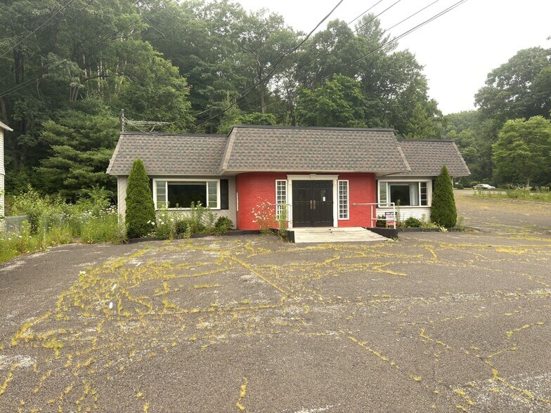 Primary Photo Of 2407 Winsted Rd, Torrington Freestanding For Sale