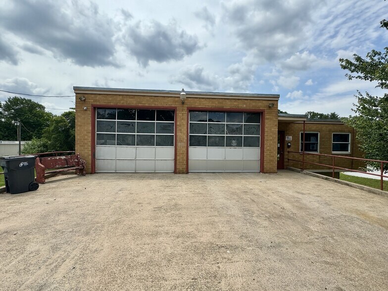 More Photos Of 86 Allen St, Greenville Police Fire Station For Sale