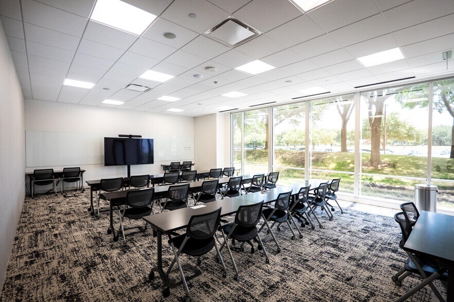 More Photos Of 5465 Legacy Dr, Plano Office For Lease