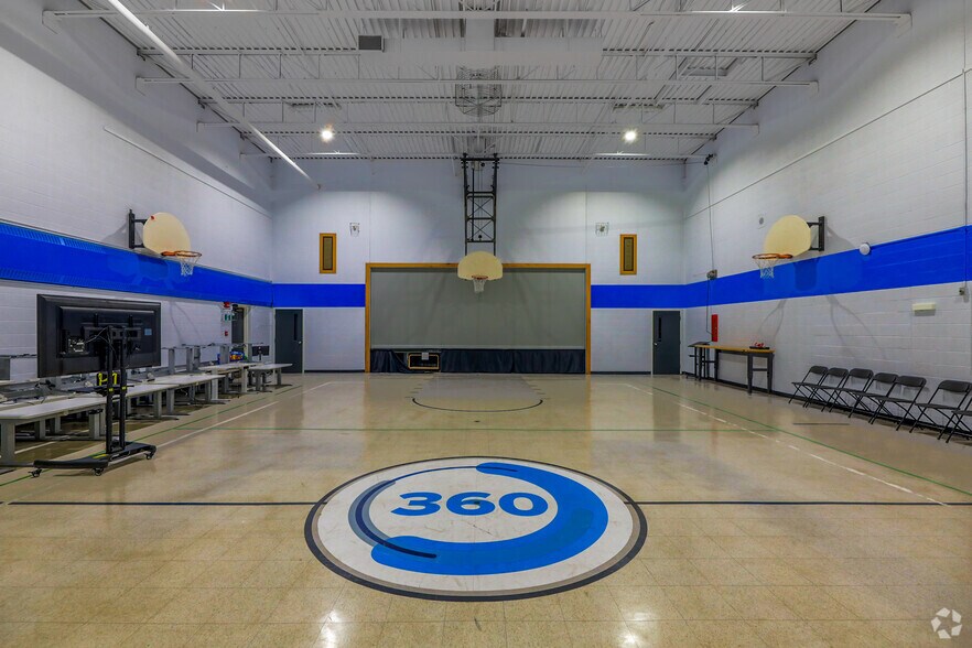 More Photos Of 300 King St S, Whitby Office For Sale