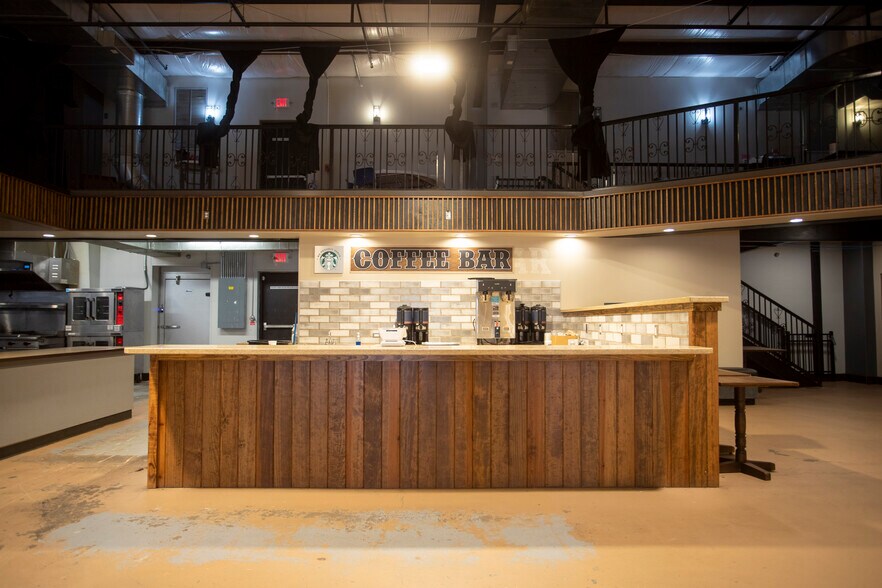 More Photos Of 25000 US 59 Rd, El Campo Flex For Sale