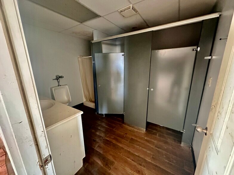 More Photos Of 11823 Highway 8, Fairview Industrial For Sale