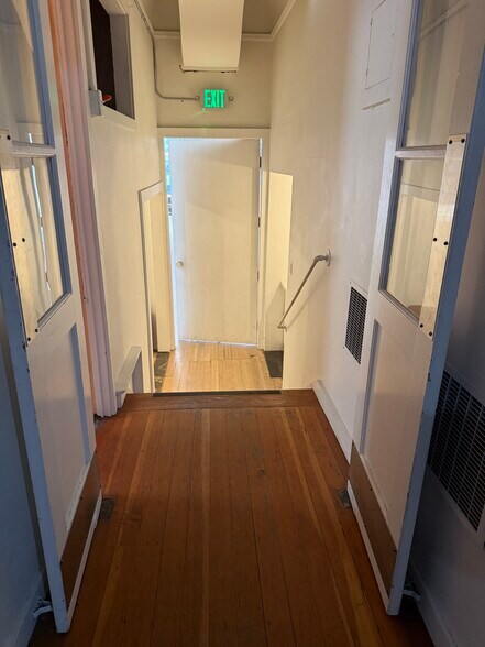 More Photos Of 911 Valencia St, San Francisco Apartments For Lease