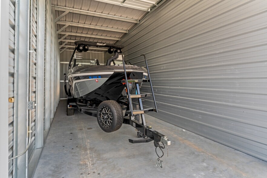 More Photos Of 8956 State Highway 13, Lampe Self Storage For Sale