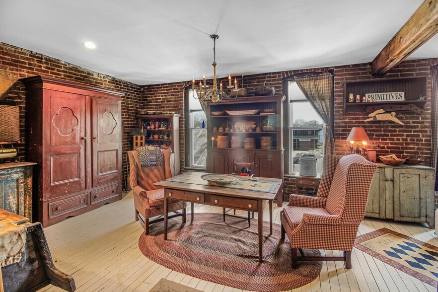 More Photos Of 123 Water St, Horse Cave Storefront Retail Residential For Sale